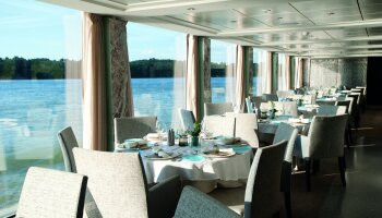 1548638290.5937_r636_Viking River Cruises Viking Longships Interior Restaurant.jpg